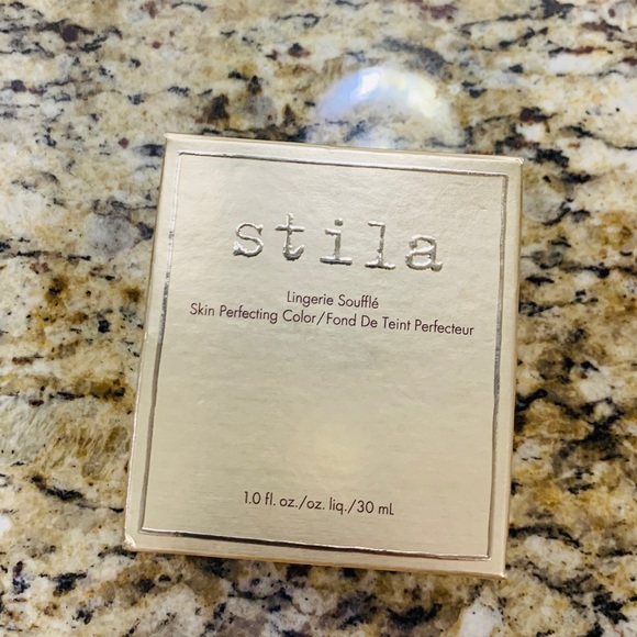 Stila Skin Perfecting Lingerie Soufflé - Shade 06 - Picture 3 of 3